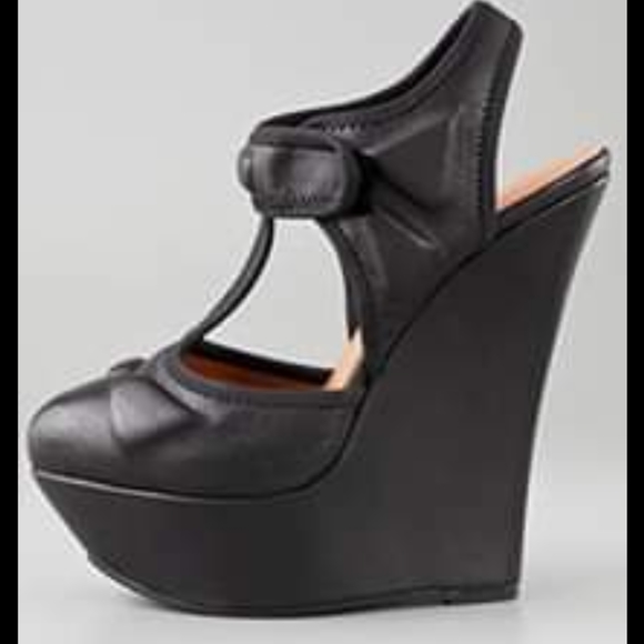 L.A.M.B. Caitlin black wedges - Picture 6 of 6